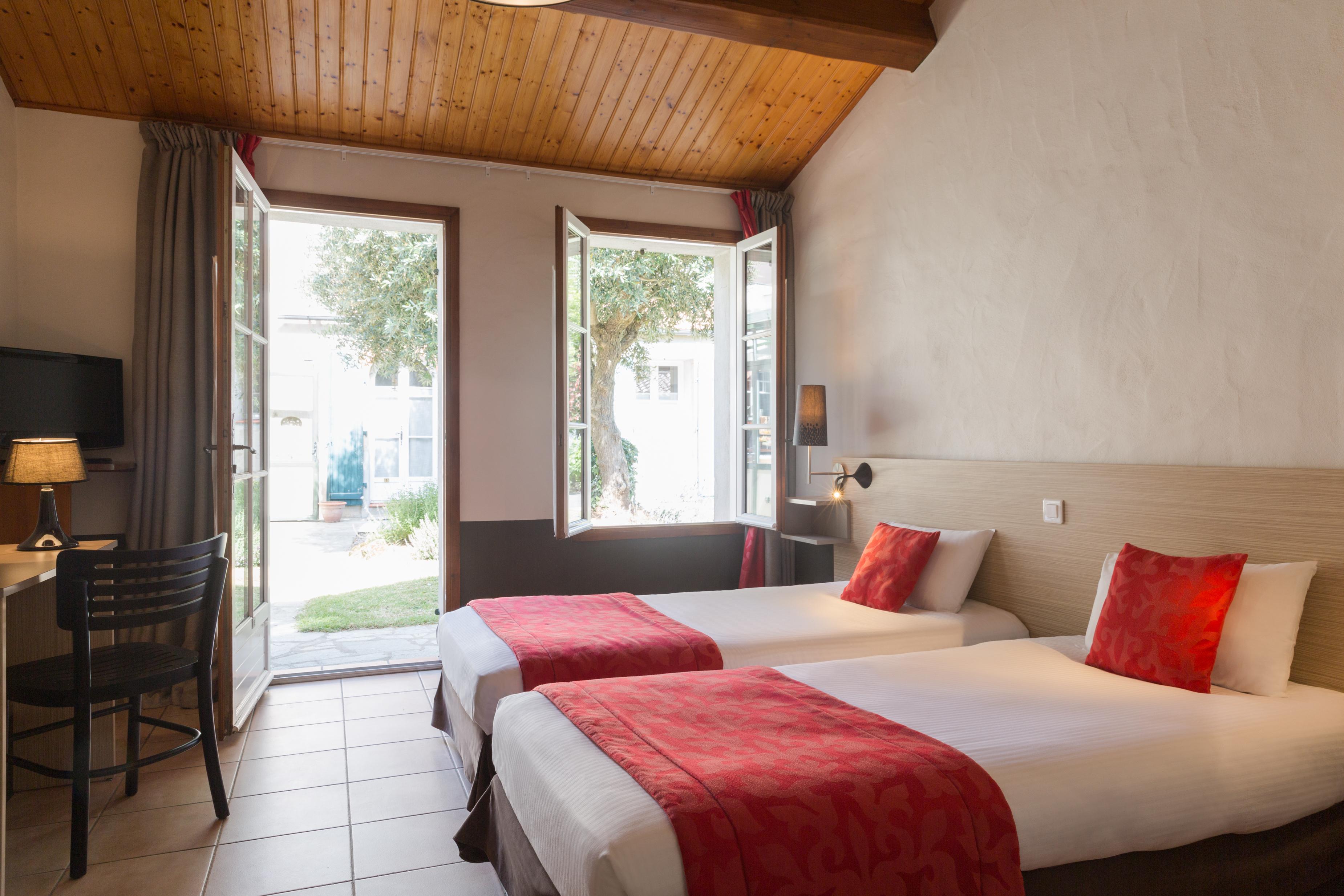 Domaine Le Martinet, The Originals Relais Hotell Bouin  Exteriör bild