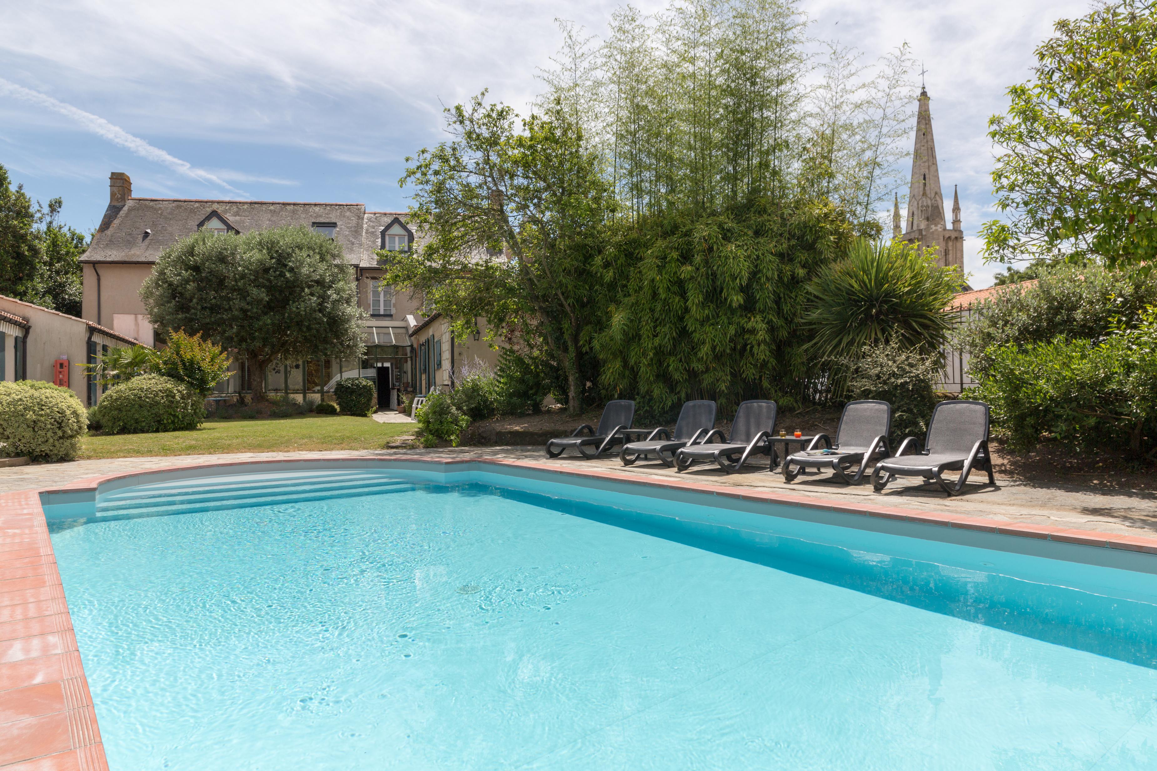 Domaine Le Martinet, The Originals Relais Hotell Bouin  Exteriör bild