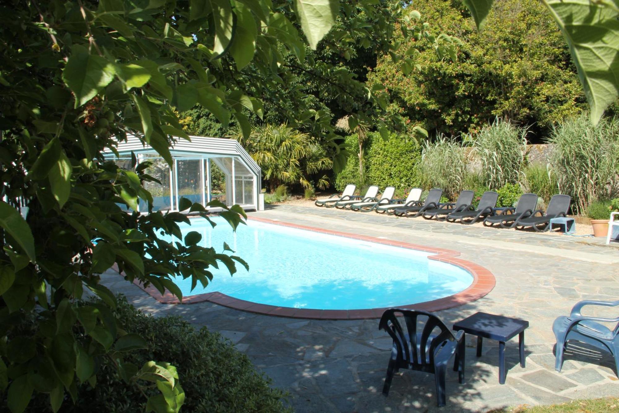 Domaine Le Martinet, The Originals Relais Hotell Bouin  Exteriör bild