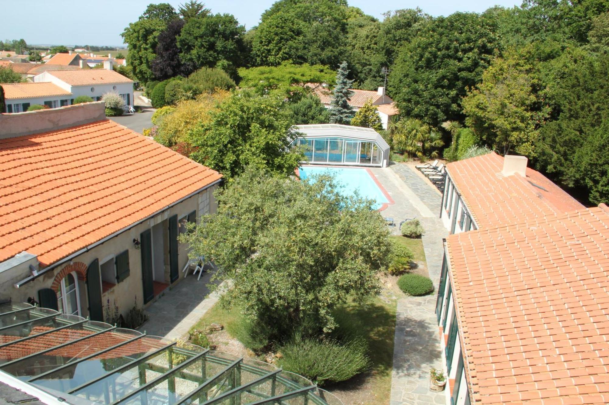 Domaine Le Martinet, The Originals Relais Hotell Bouin  Exteriör bild