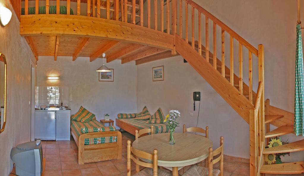 Domaine Le Martinet, The Originals Relais Hotell Bouin  Exteriör bild