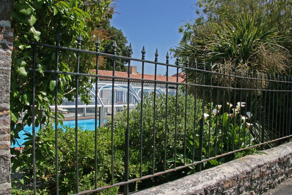 Domaine Le Martinet, The Originals Relais Hotell Bouin  Exteriör bild
