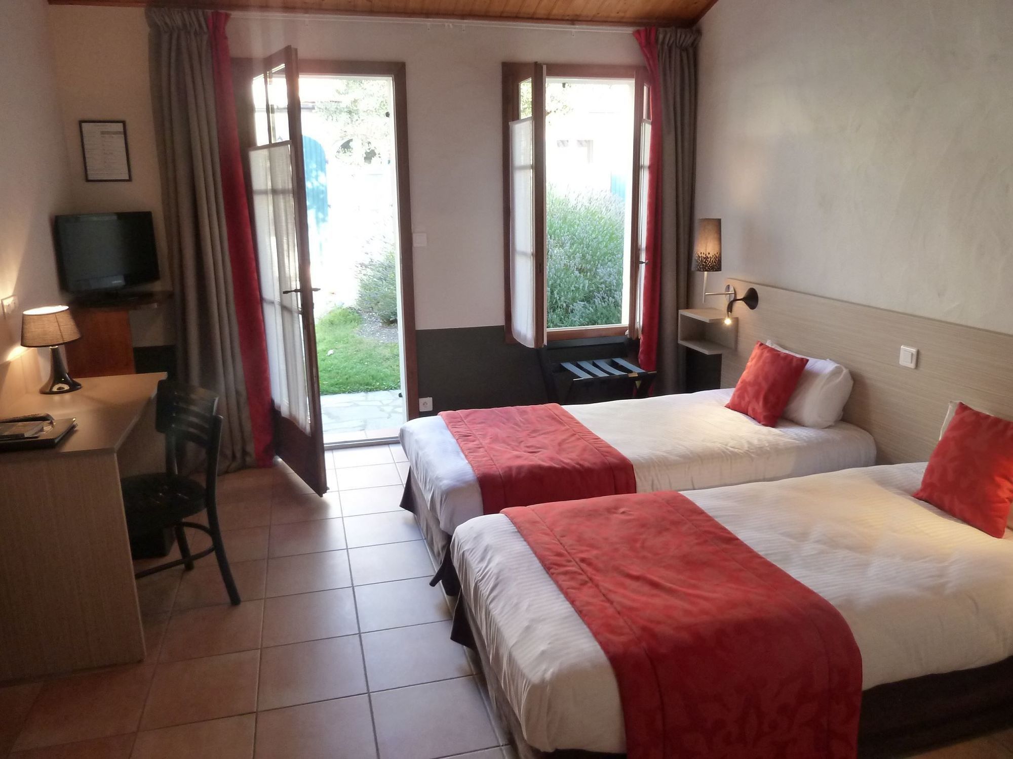 Domaine Le Martinet, The Originals Relais Hotell Bouin  Exteriör bild