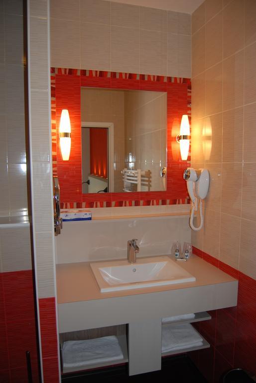 Domaine Le Martinet, The Originals Relais Hotell Bouin  Exteriör bild