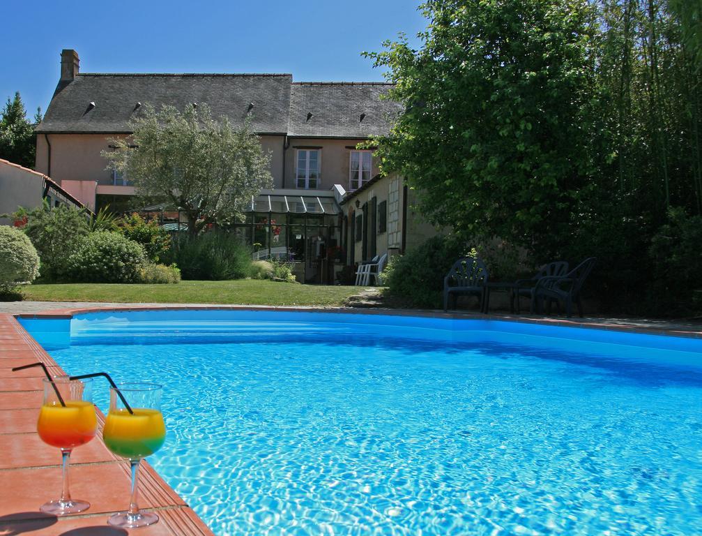 Domaine Le Martinet, The Originals Relais Hotell Bouin  Exteriör bild
